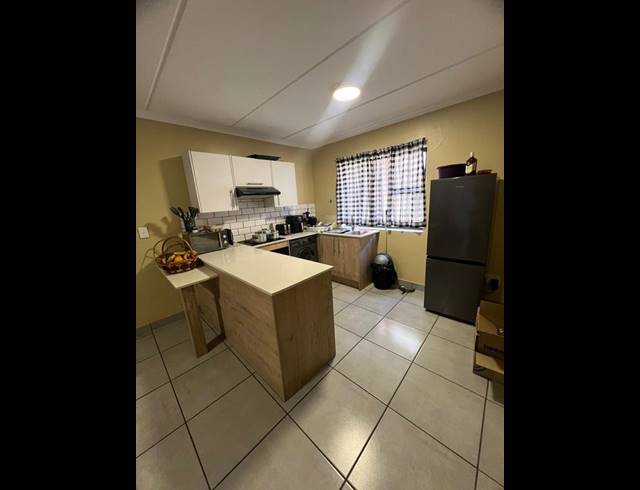 2 BEDROOM APARTMENT FOR SALE IN POMONA